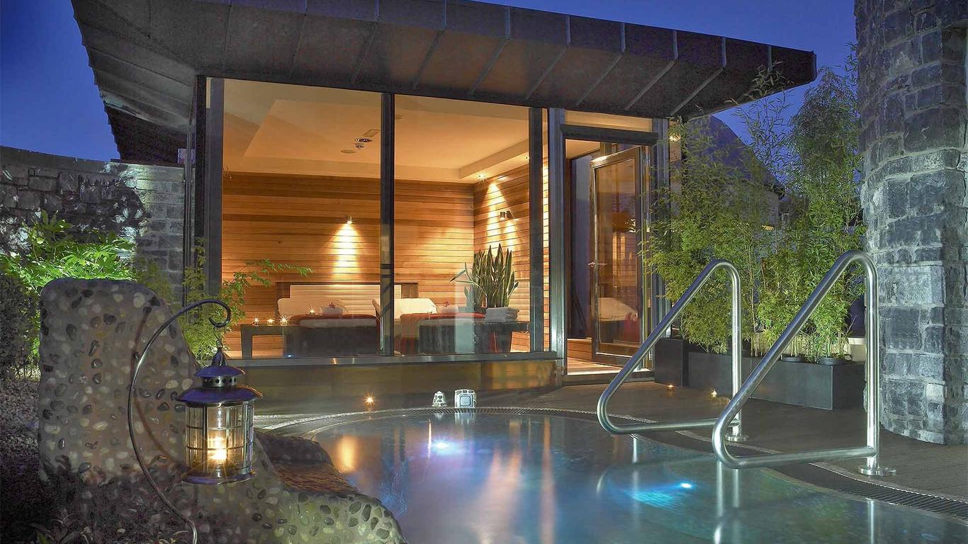 Westport Plaza Hotel, Spa & Leisure