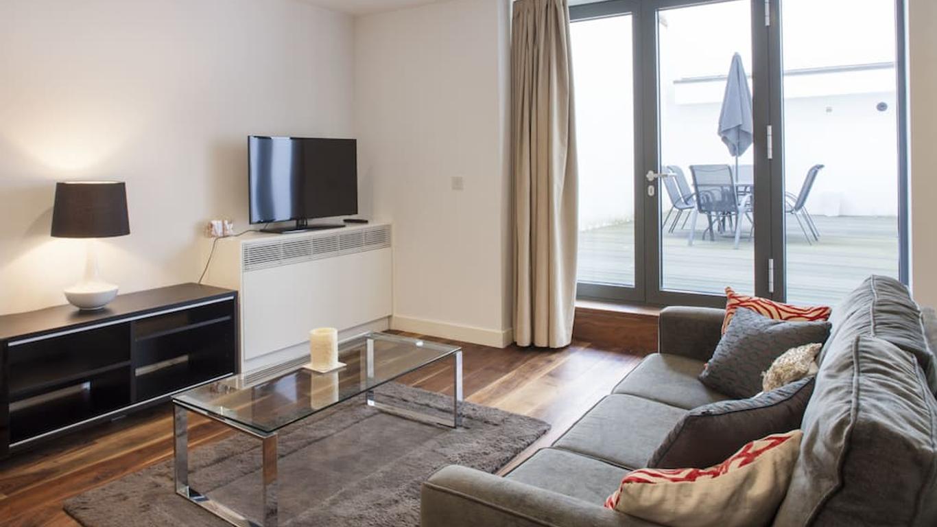 Oxford Street Apartments
