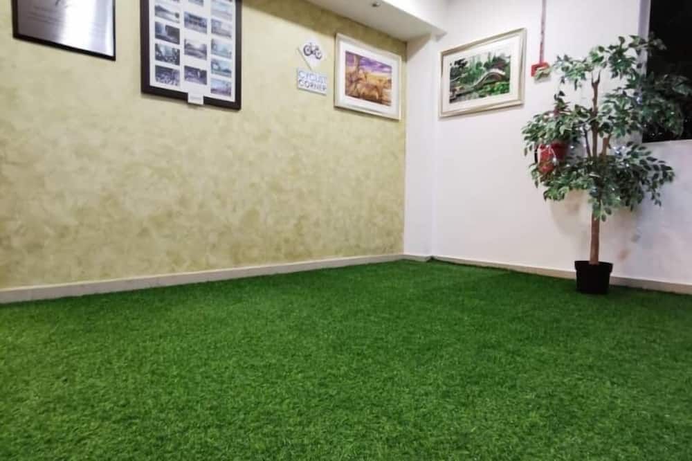 Hall