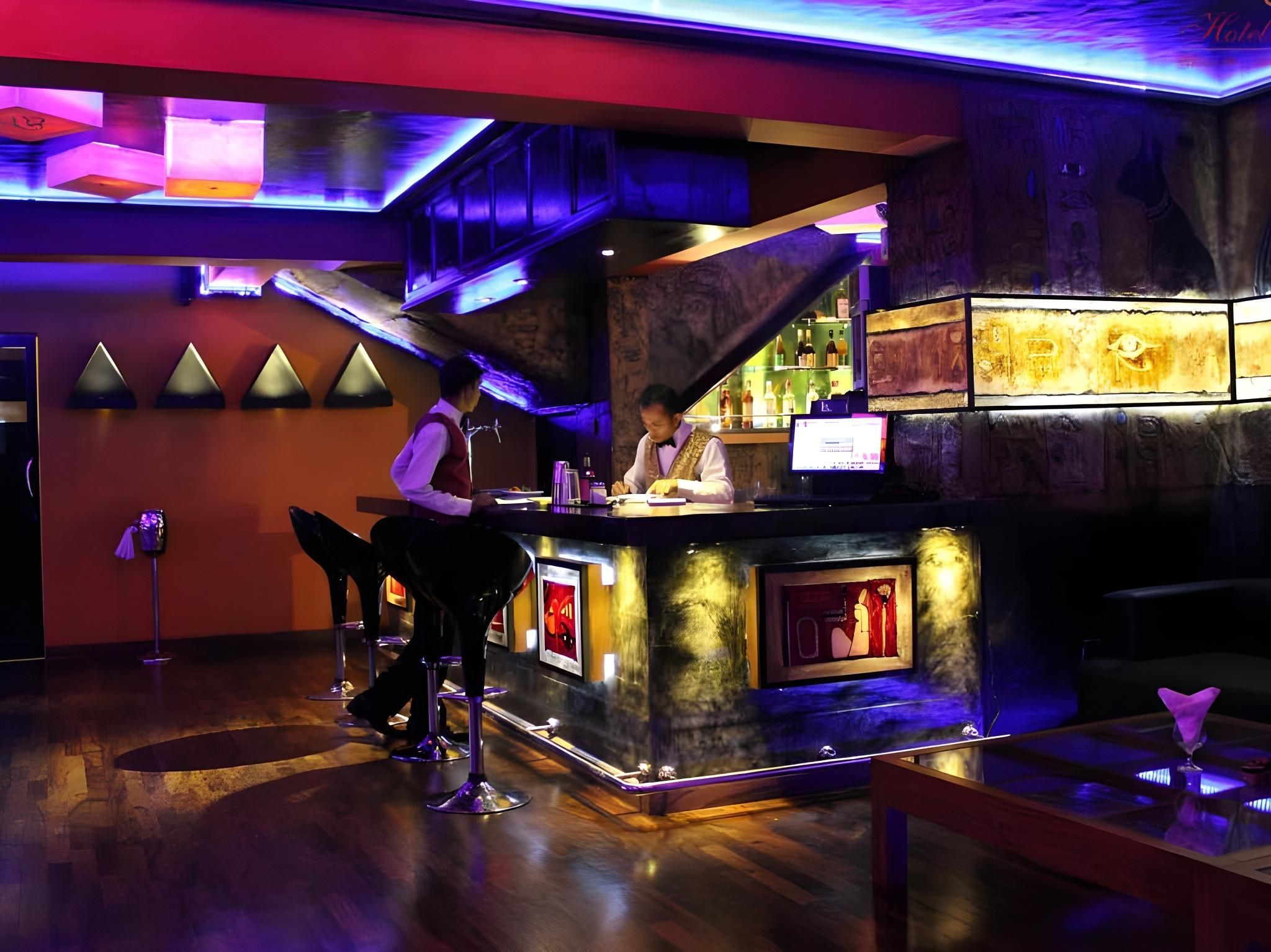 Bar