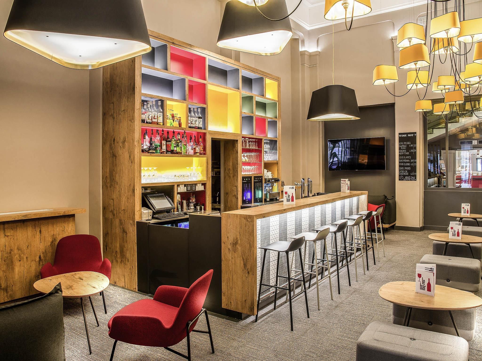 Bar