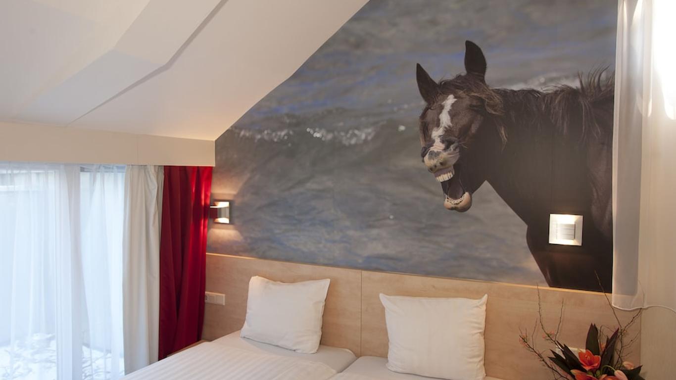 Hotel Iron Horse