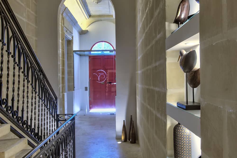 Hall