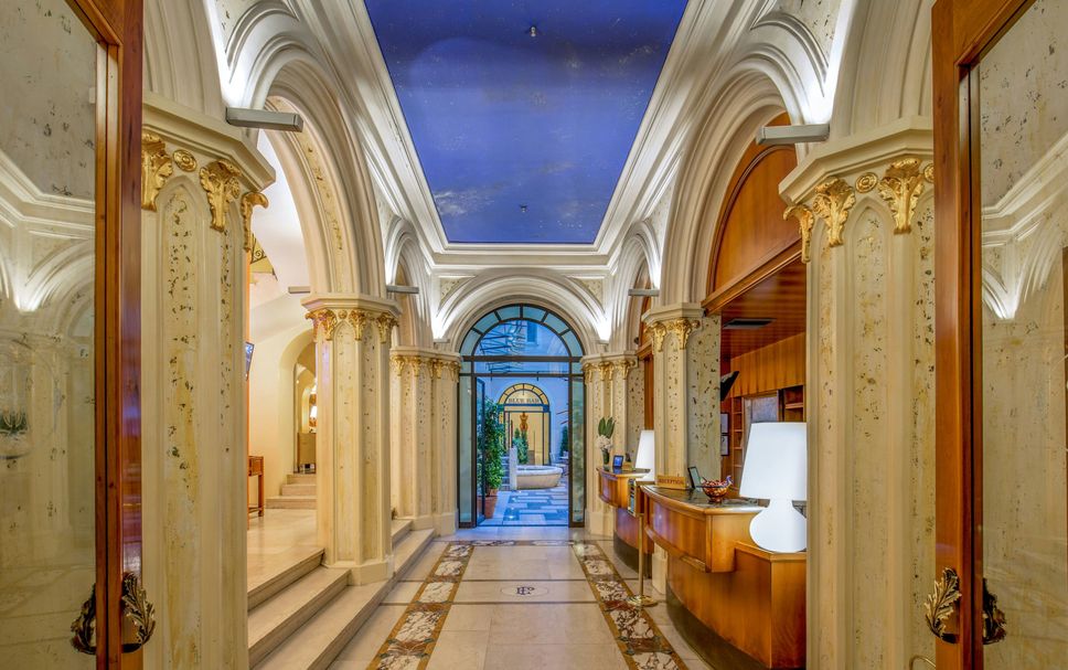 Hall Foto