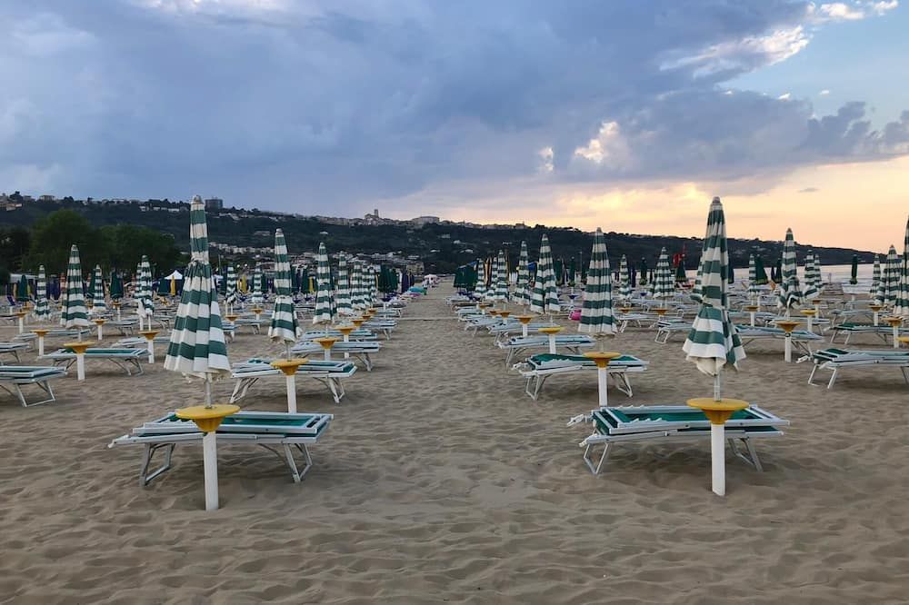 Strand