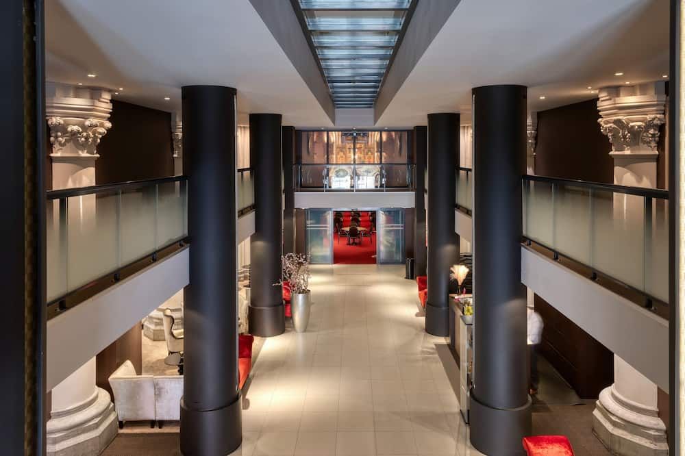 Hall