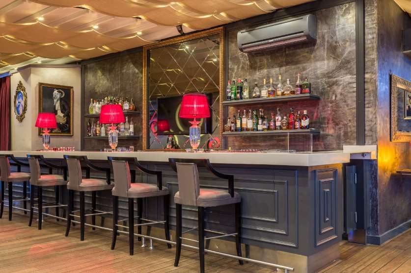 Bar