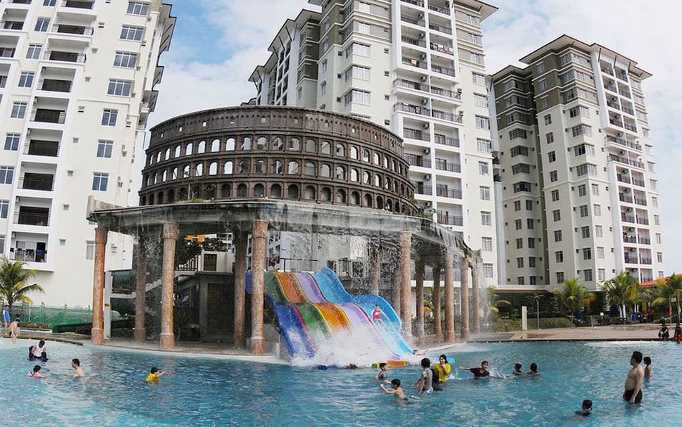 Pool Foto