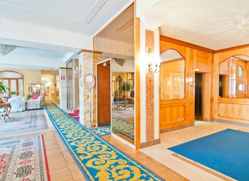 Hall Foto