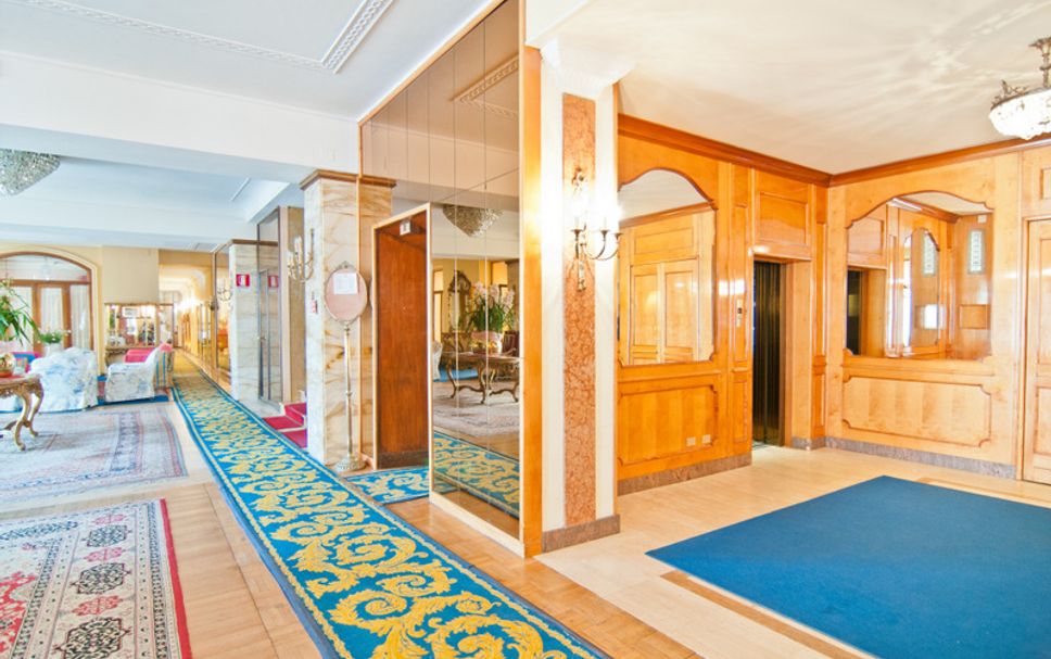 Hall Foto