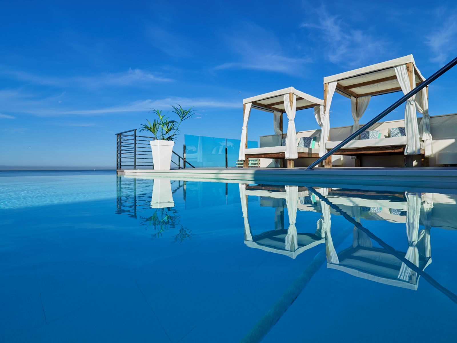 Pool Foto